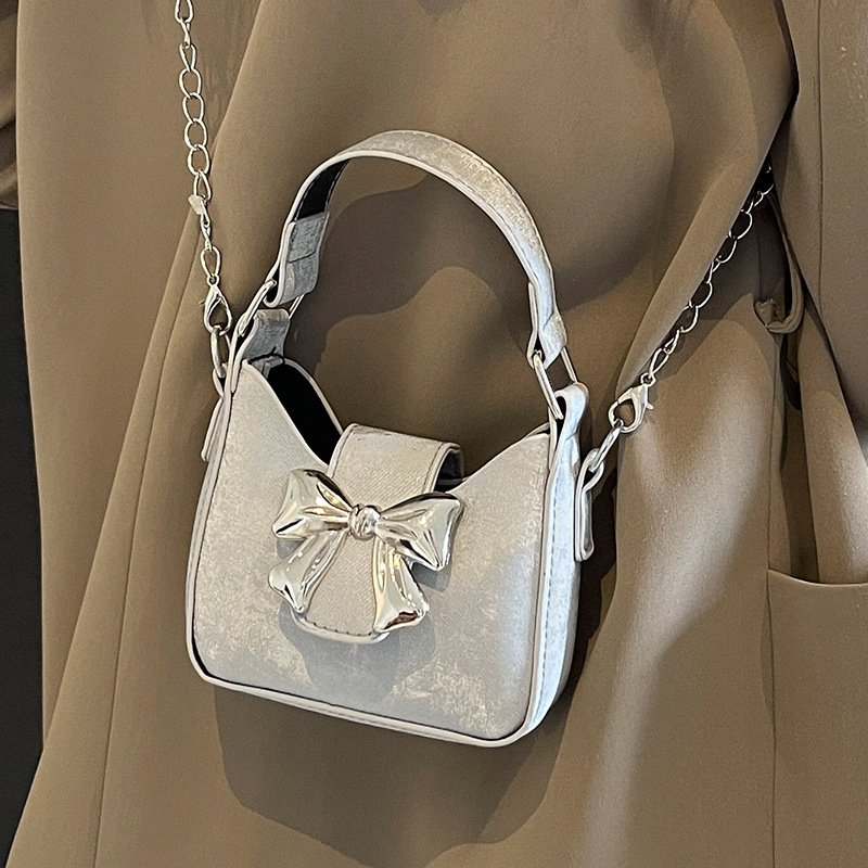 Mala torbica s mašnicom i lancem, crossbody torba, PU koža, ženska mala torba za proljeće-ljeto, trend