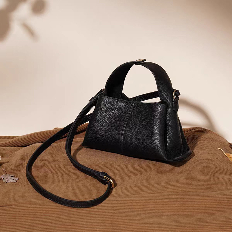 Mala torbica od prave kože, ljeto 2025, moderan stil za rame i crossbody, svestrana ženska torbica