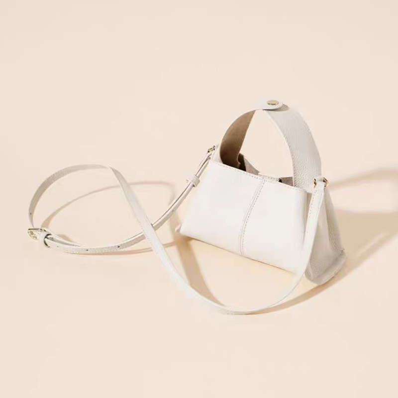 Mala torbica od prave kože, ljeto 2025, moderan stil za rame i crossbody, svestrana ženska torbica