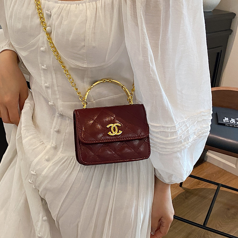 Ženska mini kvadratna torbica s dijamantnim šivanjem, crossbody torba, gradski stil, jesen 2025