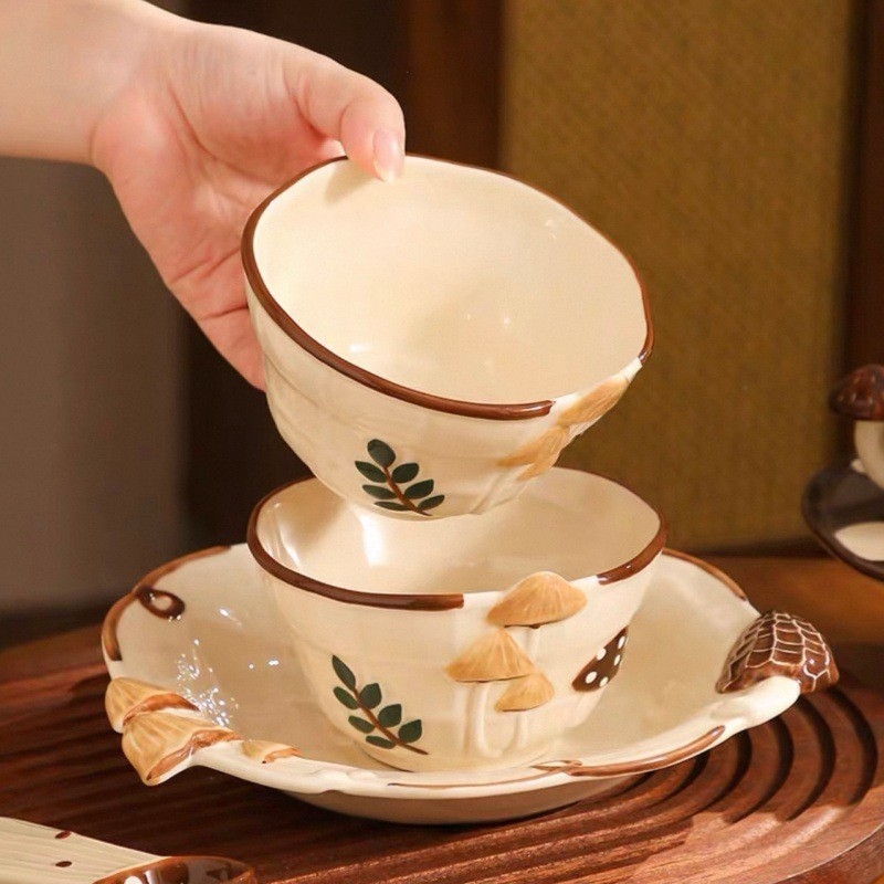 Set ceramic cu ciuperci creativ: bol de supă drăguț, farfurie de masă, bol pentru orez și tavă de copt