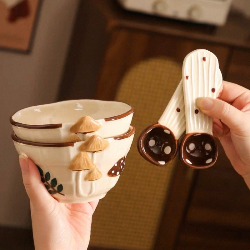 Set ceramic cu ciuperci creativ: bol de supă drăguț, farfurie de masă, bol pentru orez și tavă de copt