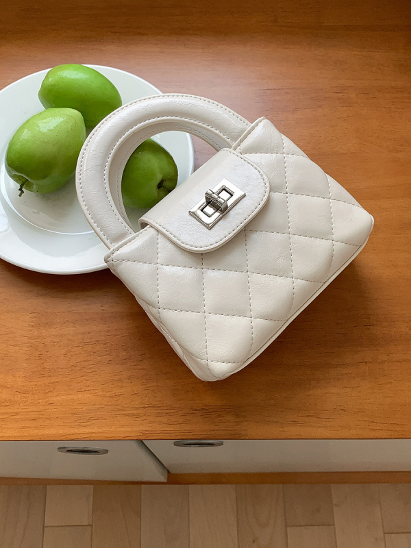 Mini PU kvadratna torbica s lančanim remenom — inspirirana Chanel stilom, crossbody torba za svakodnevno nošenje, proljeće 2025