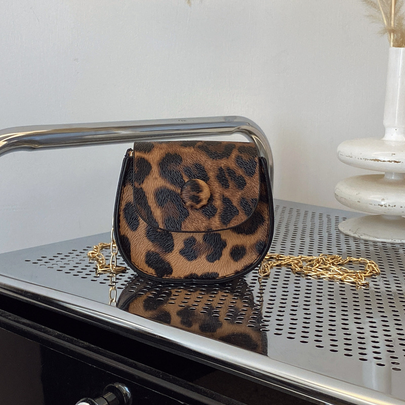 Mini ženska torbica s leopard uzorkom, lančani remen preko ramena, Instagram stil, novi model 2026