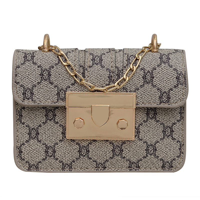 Mala torbica za ruž za žene, crossbody torba u Chanel stilu s lancima i ukrasom za slušalice