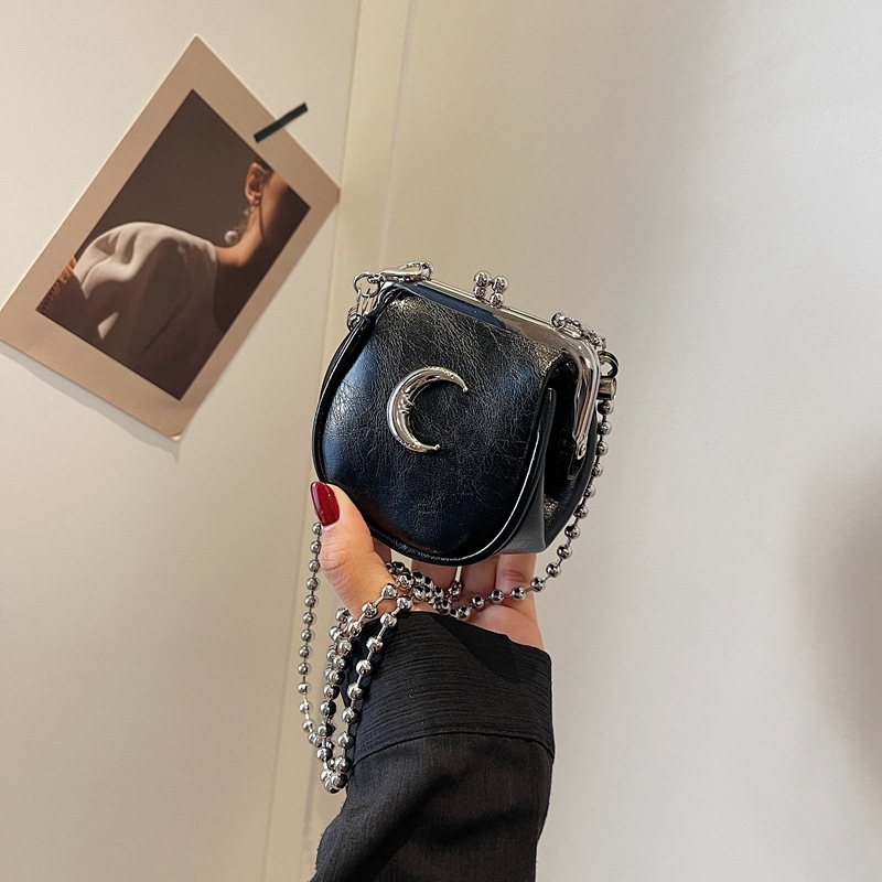 Mini torbica s lančićem u obliku mjeseca, crossbody sa klipsom, korejski niš stil, torbica za ruž