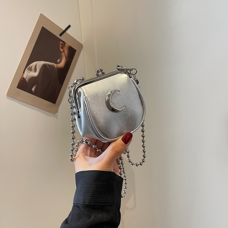 Mini torbica s lančićem u obliku mjeseca, crossbody sa klipsom, korejski niš stil, torbica za ruž