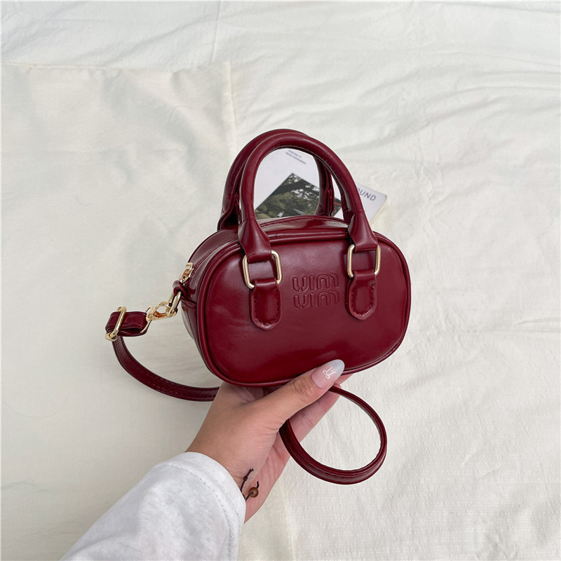 Ženska mala torbica u obliku školjke, crossbody torba za svakodnevno nošenje, model 2026, s pretincem za ruž