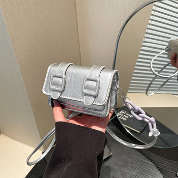 Mini ženska crossbody torba s laserskom lancem, ljeto 2025, vrhunska tekstura, mala kvadratna torba s džepom za ruž