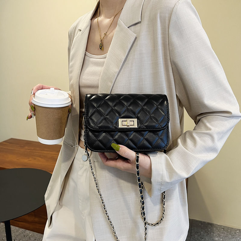 Mini crossbody torbica s dijamantnim šavom u Chanel stilu, ženska, korejski stil, ljeto 2026