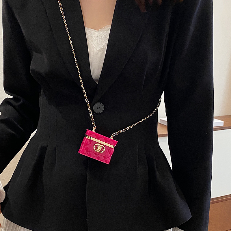 Akril ženska crossbody torbica, mala kvadratna, proljeće 2025, teksturirana površina inspirirana ružom, gradski stil