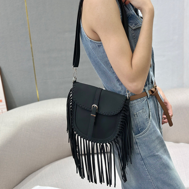 Ručna torba s resicama od umjetnog velura, sedlasta torba za žene, retro etno stil, crossbody s jednom naramenicom