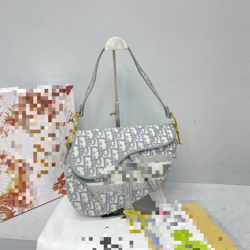 Vintage šivana sedlasta torba, crossbody s širokim remenom, srednja veličina