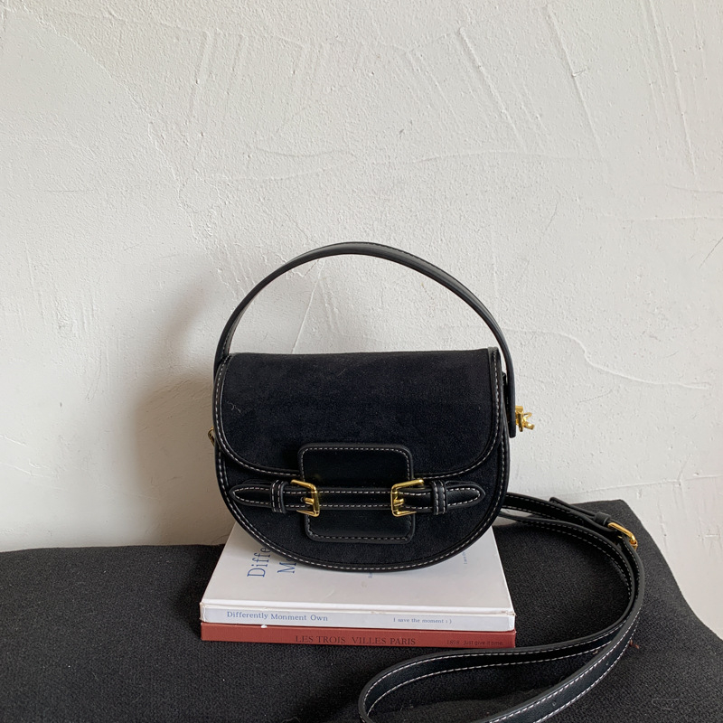 Ženska torbica u korejskom stilu s teksturom, jesen-zima 2025, crossbody torbica na rame u saddle stilu
