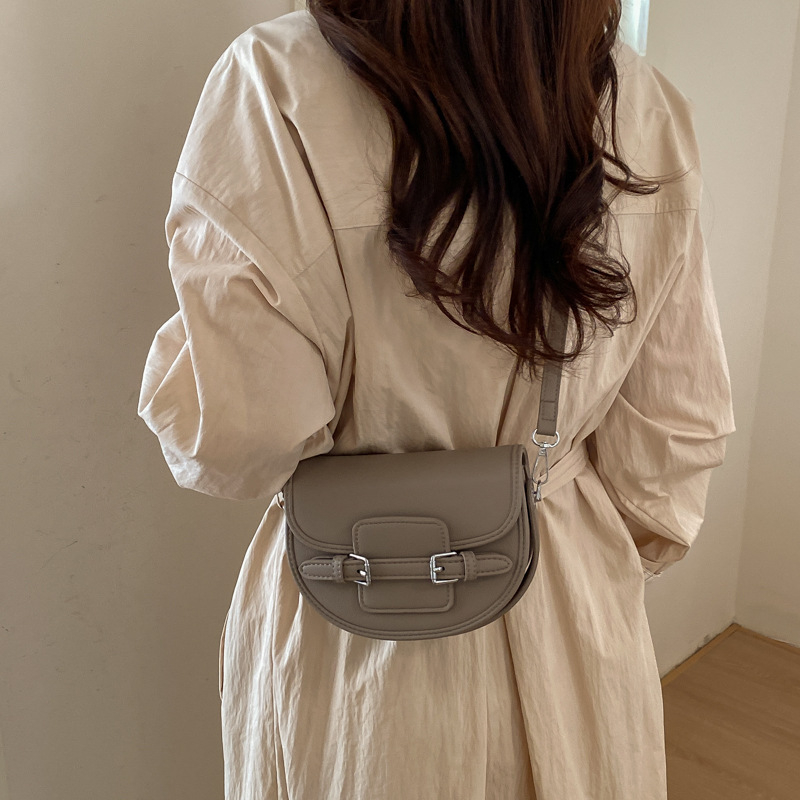 Ženska torba u dizajnu sedla, nišnog dizajna, 2026 novi model, elegantna torba za rame ili crossbody