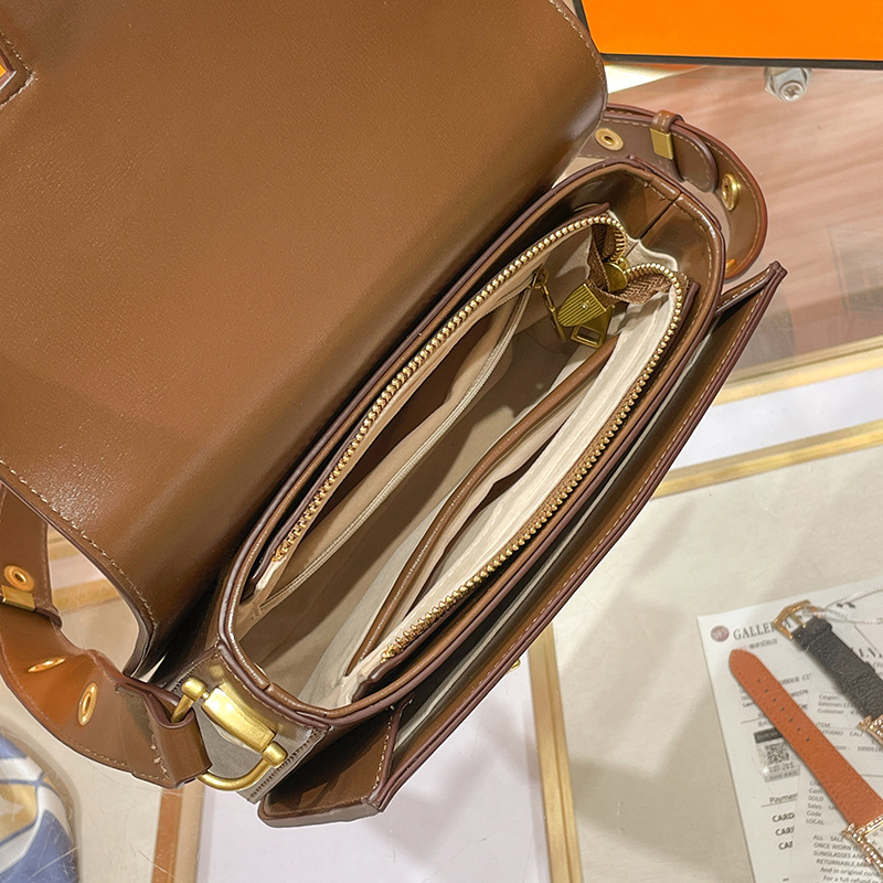 Prava kožna torba tipa sedlo, model 2026, crossbody torba preko ramena, mala kvadratna ženska torba, jednostavan dnevni stil