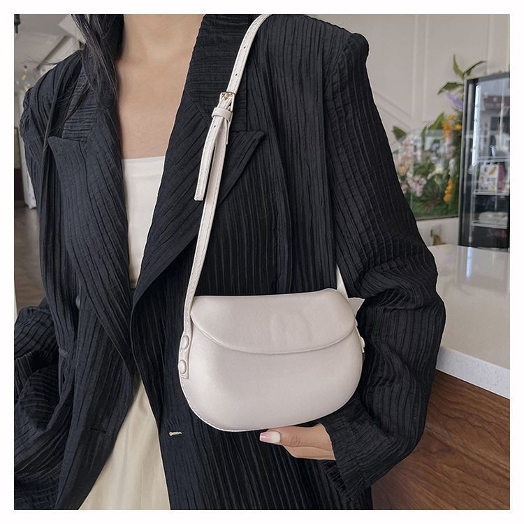 Ljetna verzija korejskog stila, crvena retro saddle torba za žene, mala crossbody torbica za telefon, svestrana i minimalistička