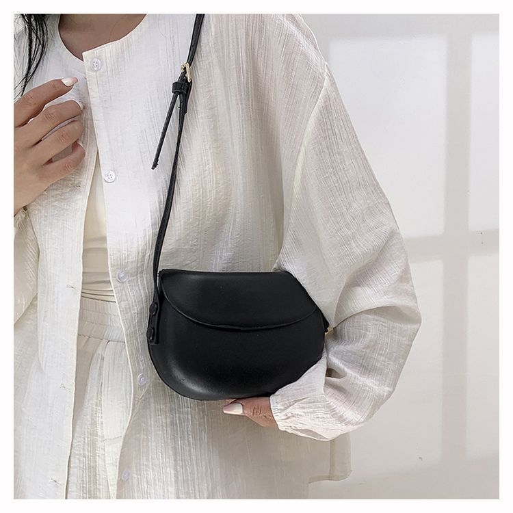 Ljetna verzija korejskog stila, crvena retro saddle torba za žene, mala crossbody torbica za telefon, svestrana i minimalistička