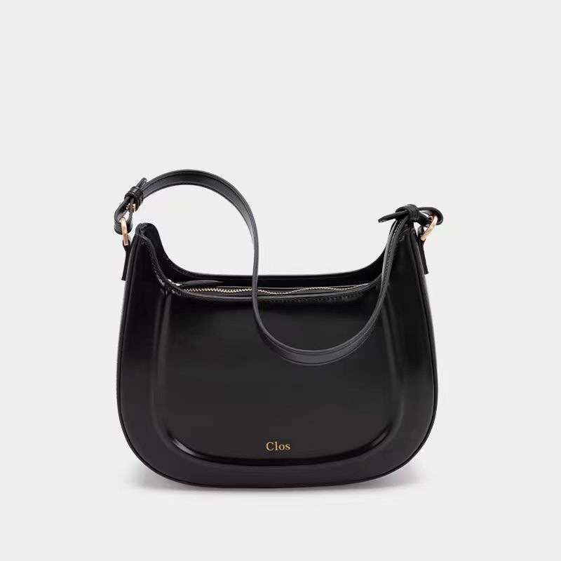 Crvena ženska kožna torbica u stilu Saddle Bag, malih veličina