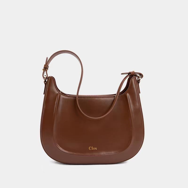 Crvena ženska kožna torbica u stilu Saddle Bag, malih veličina