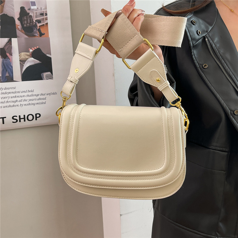 2025 nova moda retro torba u stilu sedla, jedinstvena teksturirana crossbody mala kvadratna torba, minimalistička i svestrana