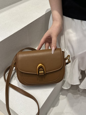 Ženska saddle torba preko ramena, 2025 proljeće-ljeto, crossbody, kompaktnog dizajna za svakodnevnu upotrebu