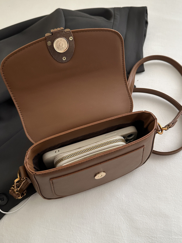 Ženska saddle torba preko ramena, 2025 proljeće-ljeto, crossbody, kompaktnog dizajna za svakodnevnu upotrebu