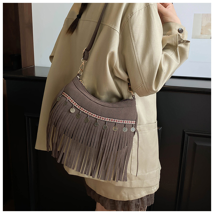 Boemska torbica s resicama za žene, 2025 novi Maillard stil, crossbody torba, retro zapadnjački uzorak sedla