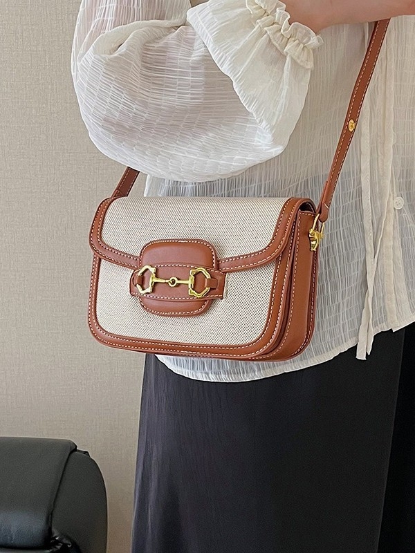 Ženska saddle torba s vintage blok bojama, 2025 izdanje, vrhunska tekstura, svakodnevna torbica preko ramena.