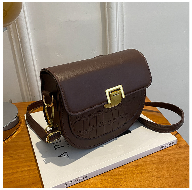 Ženska polukružna saddle torba od PU kože, mala crossbody torba, modern dizajn 2021