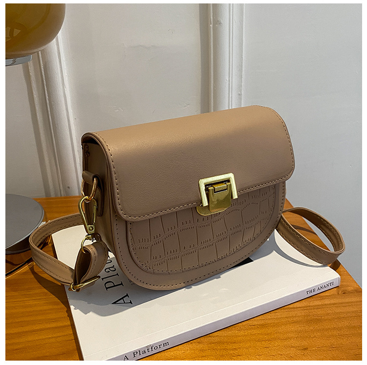 Ženska polukružna saddle torba od PU kože, mala crossbody torba, modern dizajn 2021
