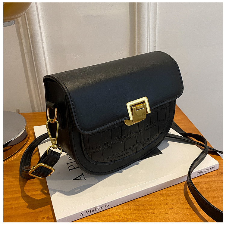 Ženska polukružna saddle torba od PU kože, mala crossbody torba, modern dizajn 2021
