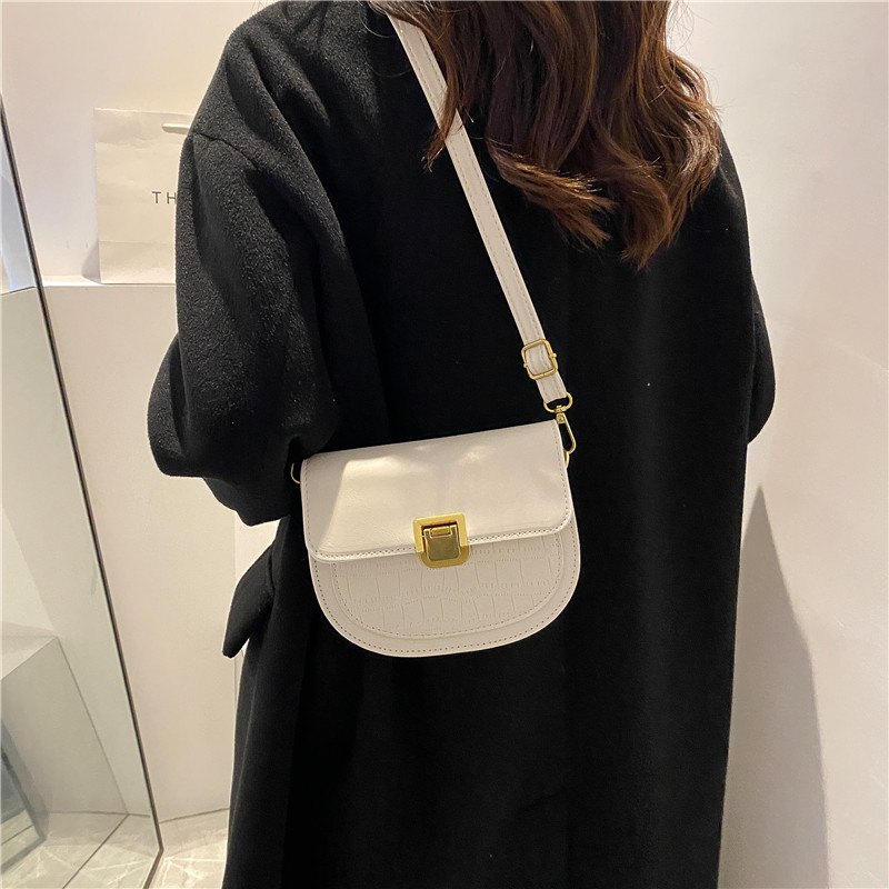Ženska polukružna saddle torba od PU kože, mala crossbody torba, modern dizajn 2021