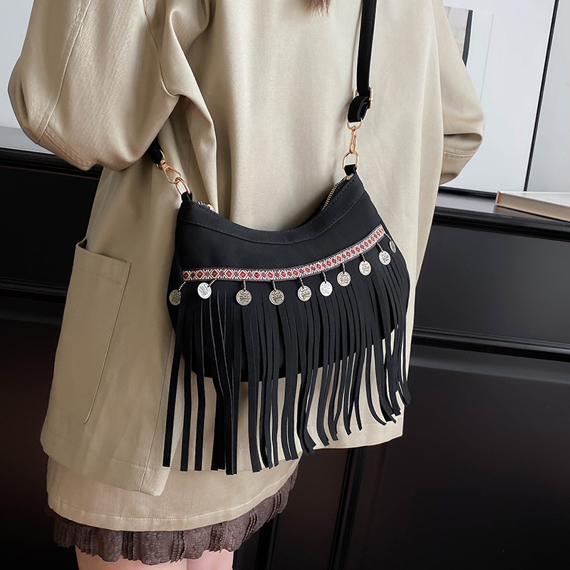 Retro boemska velurska crossbody torbica za žene s resicama