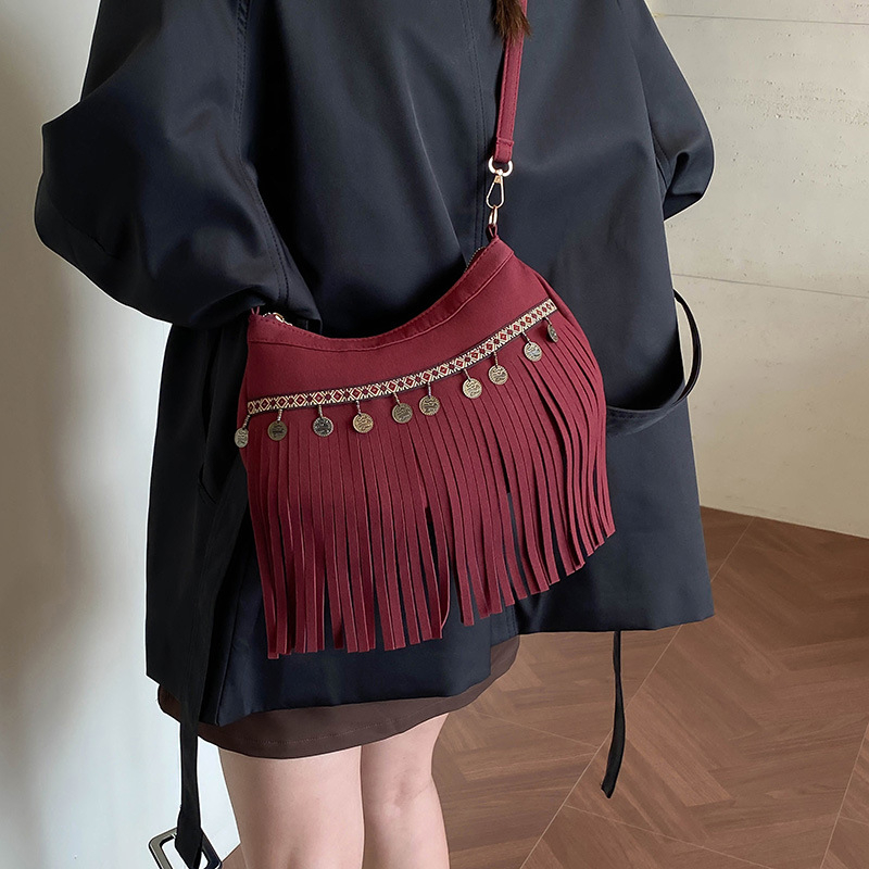 Retro boemska velurska crossbody torbica za žene s resicama