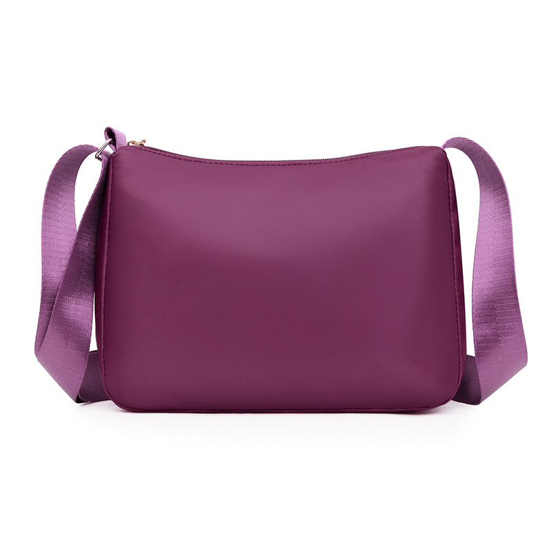 Jednobojna nylon crossbody torbica, lagana, dumpling oblik, za svakodnevnu upotrebu