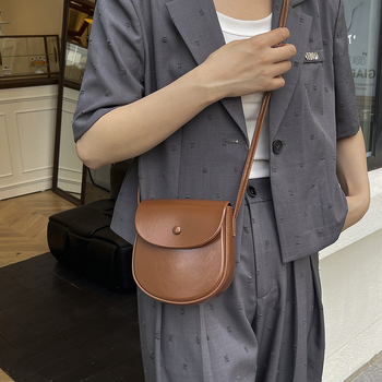 Teksturirana sedlasta torba za žene, 2025 jednobojna torba preko ramena, retro stil, svakodnevna crossbody
