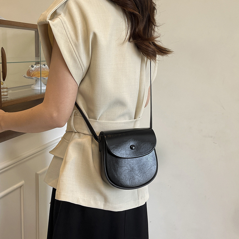 Teksturirana sedlasta torba za žene, 2025 jednobojna torba preko ramena, retro stil, svakodnevna crossbody