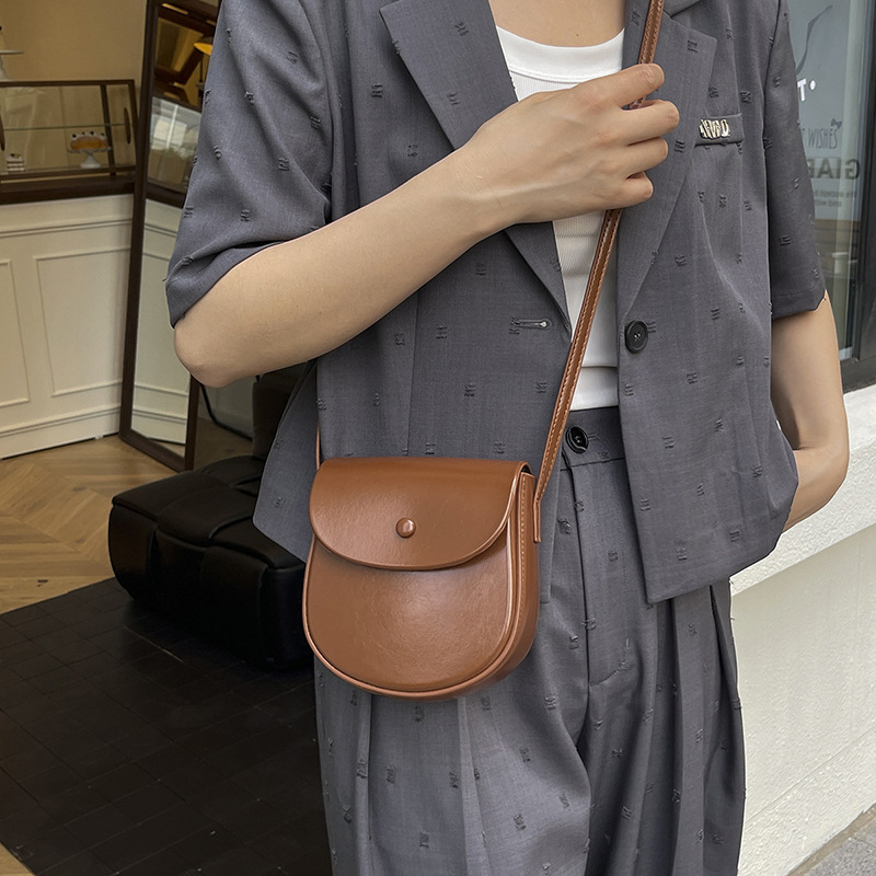 Teksturirana sedlasta torba za žene, 2025 jednobojna torba preko ramena, retro stil, svakodnevna crossbody