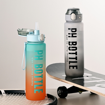 Sticlă de apă portabilă din plastic, finisaj gradient mat, 1000 ml, pentru sport și fitness