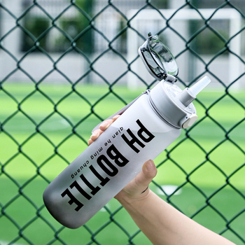 Sticlă de apă portabilă din plastic, finisaj gradient mat, 1000 ml, pentru sport și fitness