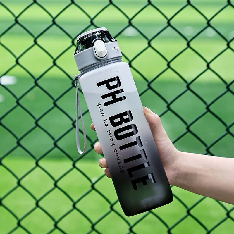 Sticlă de apă portabilă din plastic, finisaj gradient mat, 1000 ml, pentru sport și fitness