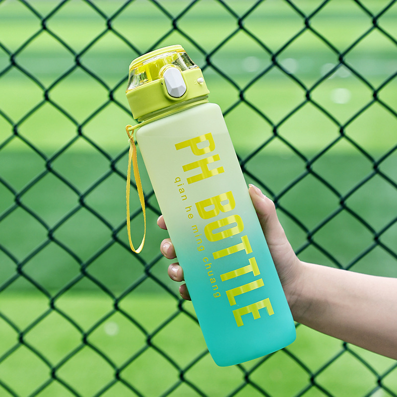 Sticlă de apă portabilă din plastic, finisaj gradient mat, 1000 ml, pentru sport și fitness