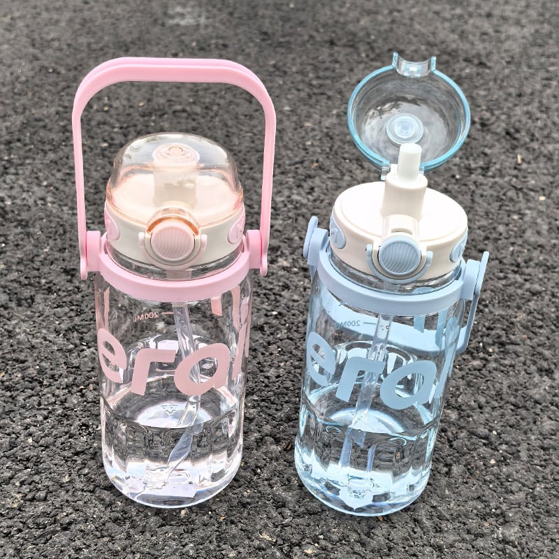 Pahar de apă portabil din plastic cu pai – model nou, stilat, pentru studenți și activități în aer liber