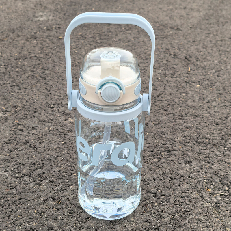 Pahar de apă portabil din plastic cu pai – model nou, stilat, pentru studenți și activități în aer liber