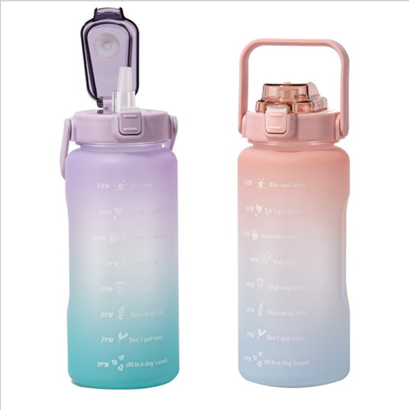 Cană sport cu mâner, din plastic, cu pai, capac flip-top, design gradient exterior, finisaj mat