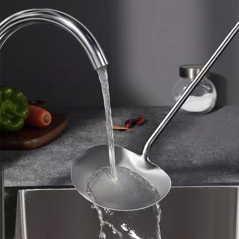 Lingură de prăjit din oțel inox, cu orificiu pentru agățat, mâner îngroșat, lung sau scurt, rezistentă la temperaturi înalte