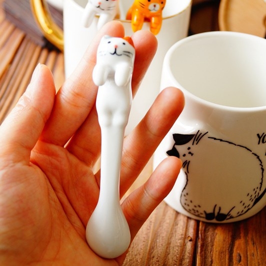 Lingură ceramică pictată manual, cu design de pisică tridimensional, motiv de agățare