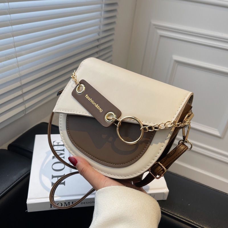 Ženska crossbody torbica s višenamjenskim dizajnom, nišnog stila, kontrastne boje, saddle torba, mala torba za rame