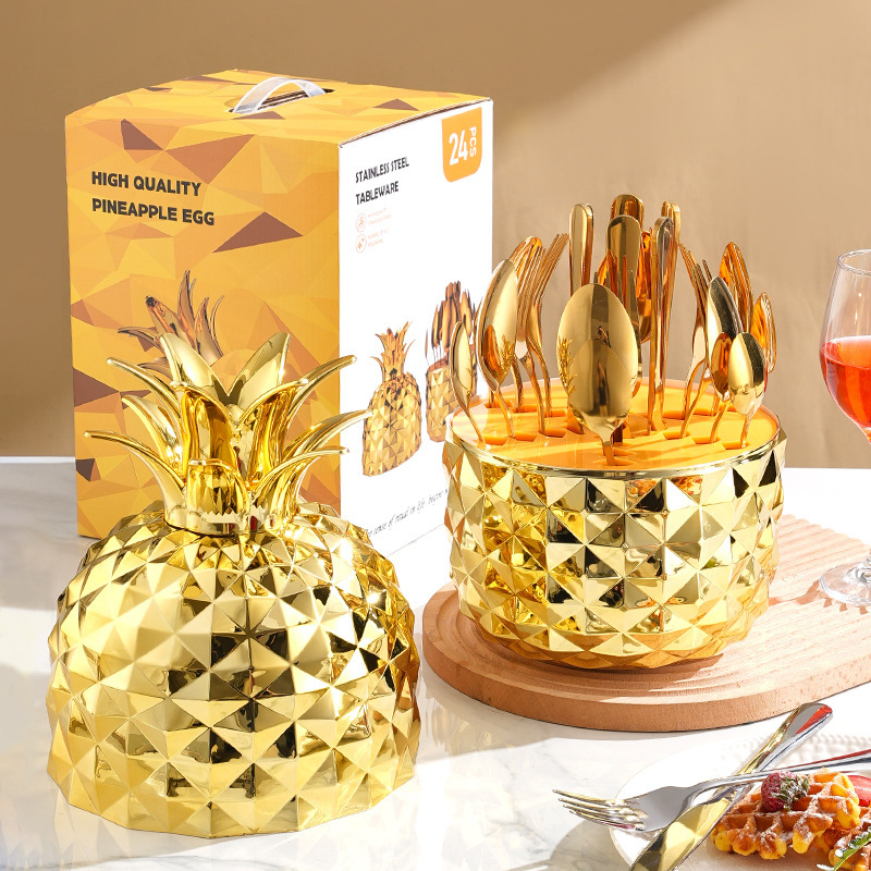 Set de 24 tacâmuri din oțel inoxidabil cu motif ananas – cuțit, furculiță și lingură; oțel inoxidabil 410; design modern minimalist; culori: argintiu, auriu, roz auriu.